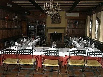 La Tablee Medievale Civrieux-dʼAzergues