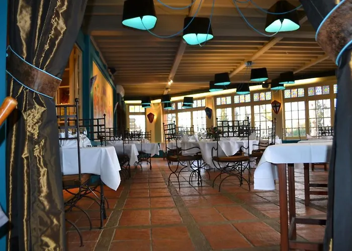 La Tablee Medievale 2* Civrieux-dʼAzergues