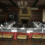 La Tablee Medievale Civrieux-dʼAzergues