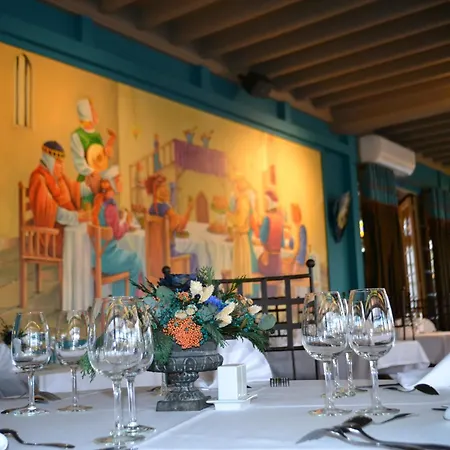 La Tablée Médiévale Hotel Civrieux-dʼAzergues